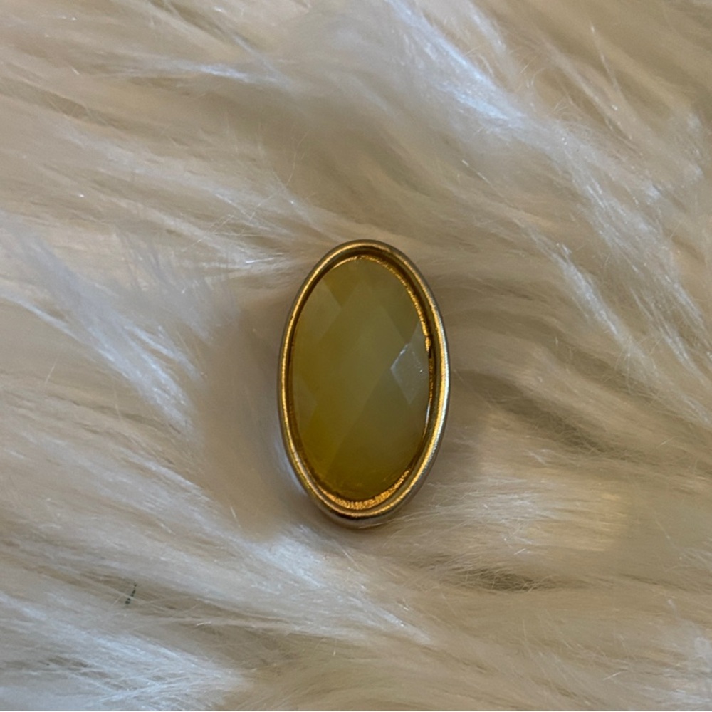 NWOT Elegant Gold and Yellow Women's Ring
